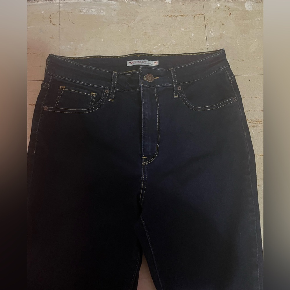 Women’s Dark Blue Skinny Levi’s Jeans (new without tags)